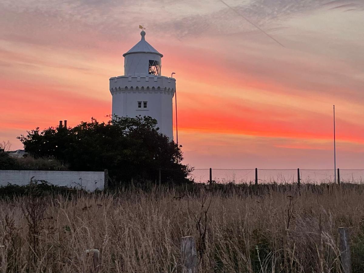Fab Stay Uk - Coastal And Country Retreat With Free Secure Off Road Parking Minutes From Both Dover And Deal Extérieur photo